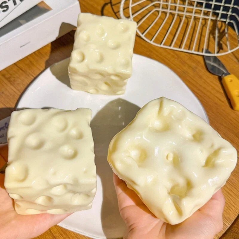 Novelty Gifts - Taba Squishy Cheese Cube, Balle Anti-Stress